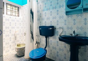 The British House by Xacro Stays