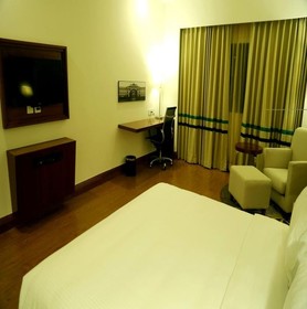 Abu Sarovar Portico
