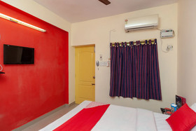 Adhithya Inn by OYO Rooms