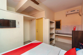 Adhithya Inn by OYO Rooms