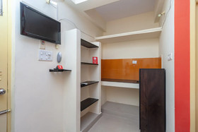 Adhithya Inn by OYO Rooms