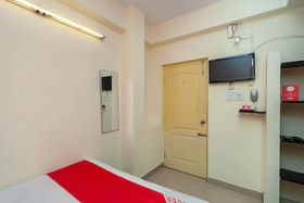 Adhithya Inn by OYO Rooms