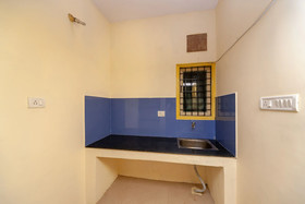 Adhithya Inn by OYO Rooms