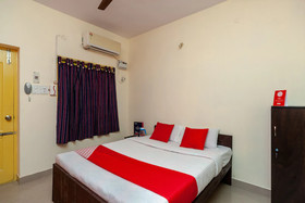 Adhithya Inn by OYO Rooms