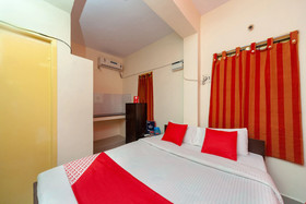 Adhithya Inn by OYO Rooms