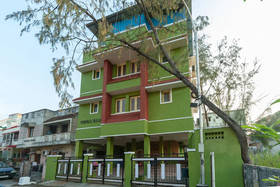 Adhithya Inn by OYO Rooms