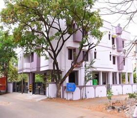 Aishwaryam Deshna Service Apartment