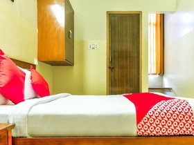 OYO Townhouse 142 Vadapalani