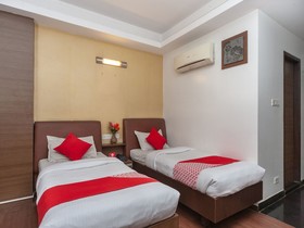 Apoorva's Guest House by OYO Rooms