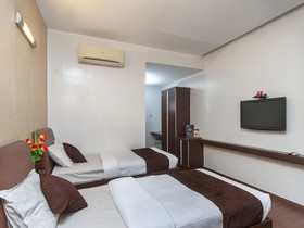 Apoorva's Guest House by OYO Rooms