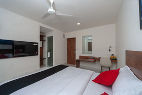 Capital O 18266 Hotel Arunaa Inn