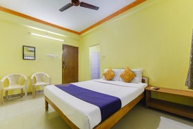 Cn Guest House by OYO Rooms