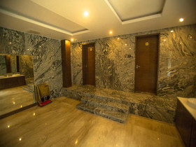 Crossway Parklane Airport Hotel