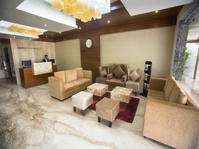 Crossway Parklane Airport Hotel
