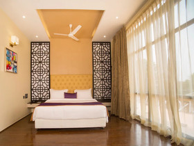 Crossway Parklane Airport Hotel