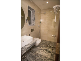 Crossway Parklane Airport Hotel