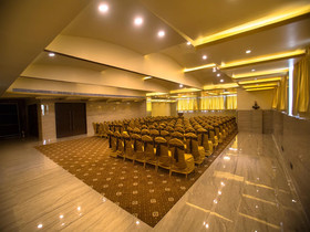 Crossway Parklane Airport Hotel