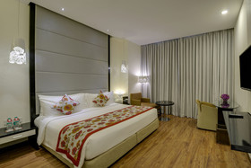 E Mall Hotel