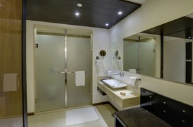 E Mall Hotel
