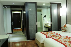 E Mall Hotel