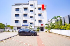 FabExpress Nimalan Residency