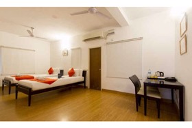 FabHotel Iberis Sholinganallur