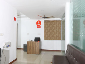 OYO 11437 Gmt Centre