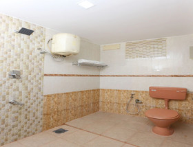 OYO 11437 Gmt Centre