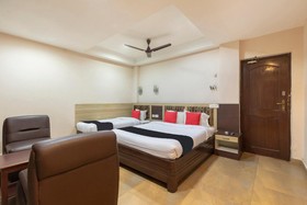 Golden Tower by OYO Rooms