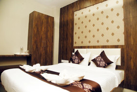 Grand Cascade The Business Hotel