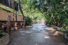 Hanu Reddy Residences Wallace Garden