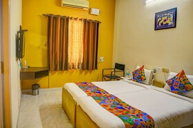 Hibiscus Stays by Fabhotel