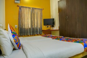 Hibiscus Stays by Fabhotel