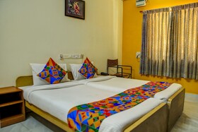 Hibiscus Stays by Fabhotel