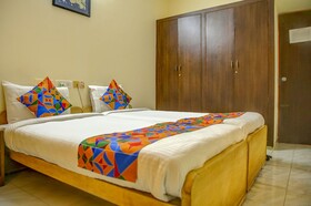 Hibiscus Stays by Fabhotel