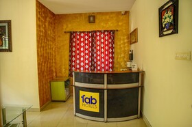 Hibiscus Stays by Fabhotel