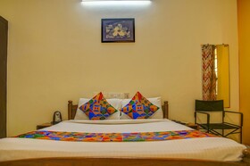 Hibiscus Stays by Fabhotel