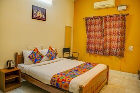 Hibiscus Stays by Fabhotel