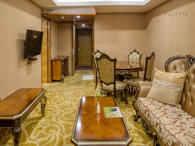 Townhouse OAK Hotel Chennai La Palace