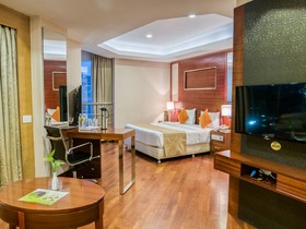 Townhouse OAK Hotel Chennai La Palace