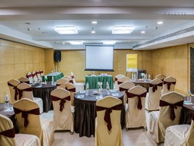 Townhouse OAK Hotel Chennai La Palace