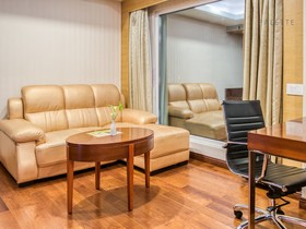 Townhouse OAK Hotel Chennai La Palace