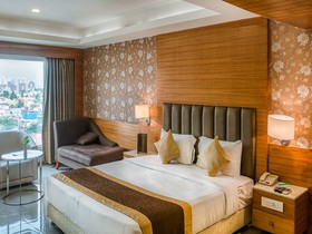 Townhouse OAK Hotel Chennai La Palace