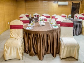 Townhouse OAK Hotel Chennai La Palace