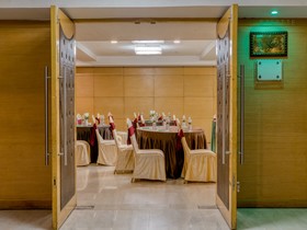 Townhouse OAK Hotel Chennai La Palace