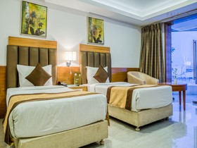 Townhouse OAK Hotel Chennai La Palace