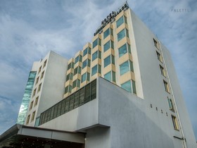 Townhouse OAK Hotel Chennai La Palace