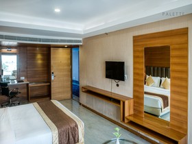 Townhouse OAK Hotel Chennai La Palace