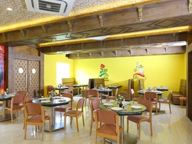 Hotel Cinemascope by OYO Rooms