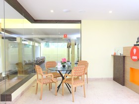 Hotel Cinemascope by OYO Rooms